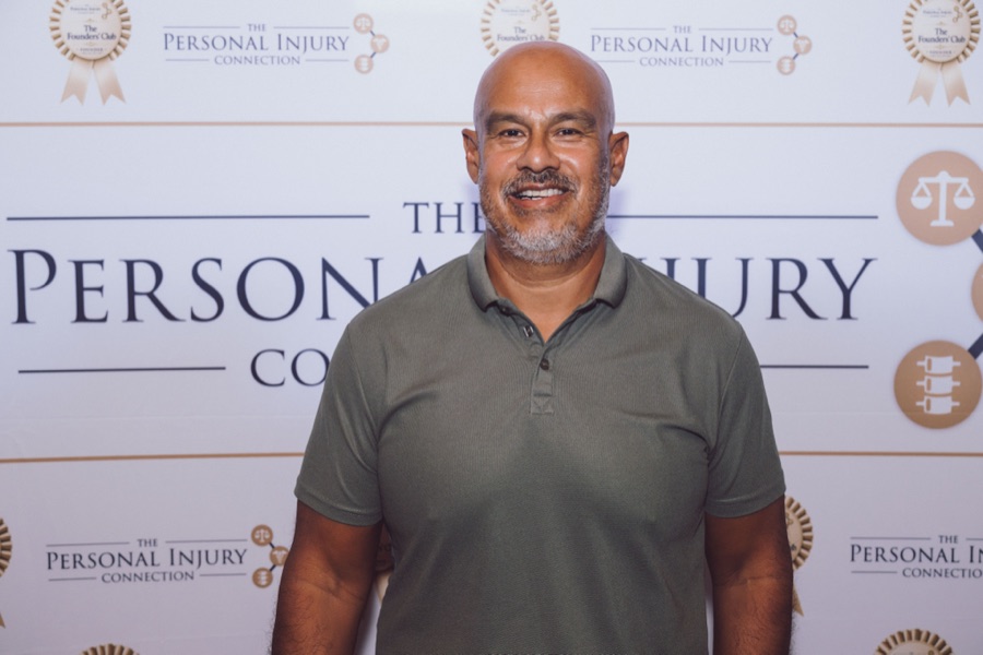 Dr. Fernando Oballe